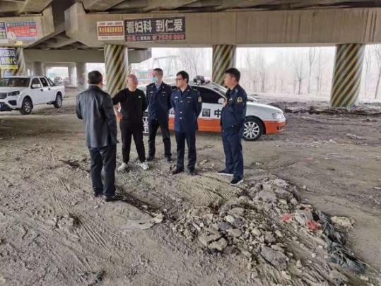 3、支队领导检查桥涵(1)