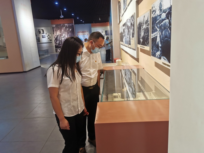 参观马本斋纪念馆