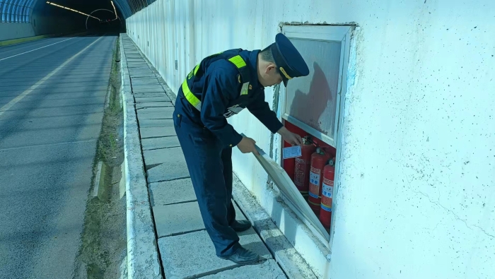 排查隧道灭火器